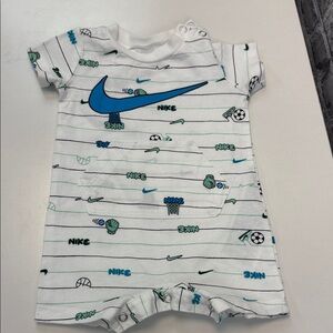 Baby boy's Nike shorts romper‎